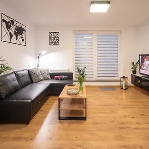  Apartament Maya's Flats & 49 - Spacious 3 In Szafarnia