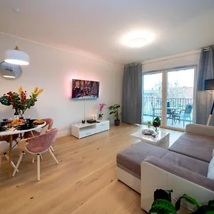  Apartament Maya's Flats & - River View